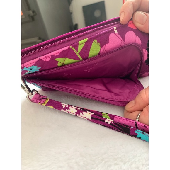 Vera Bradley Zip Zip Wristlet- “Flutterby” pattern - Picture 5 of 6
